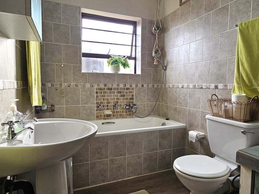 3 Bedroom Property for Sale in Jeffreys Bay Central Eastern Cape